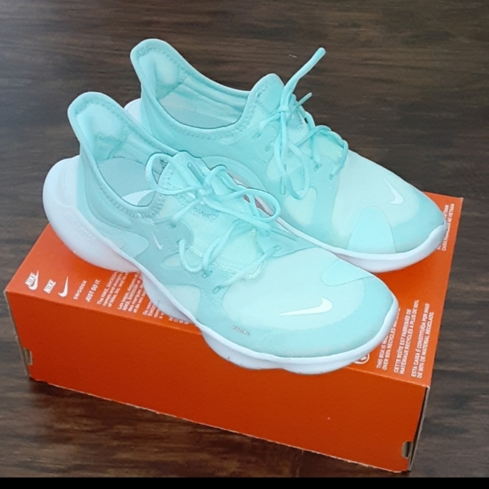 WMS Nike FREE RN 5.0 Size 7.5